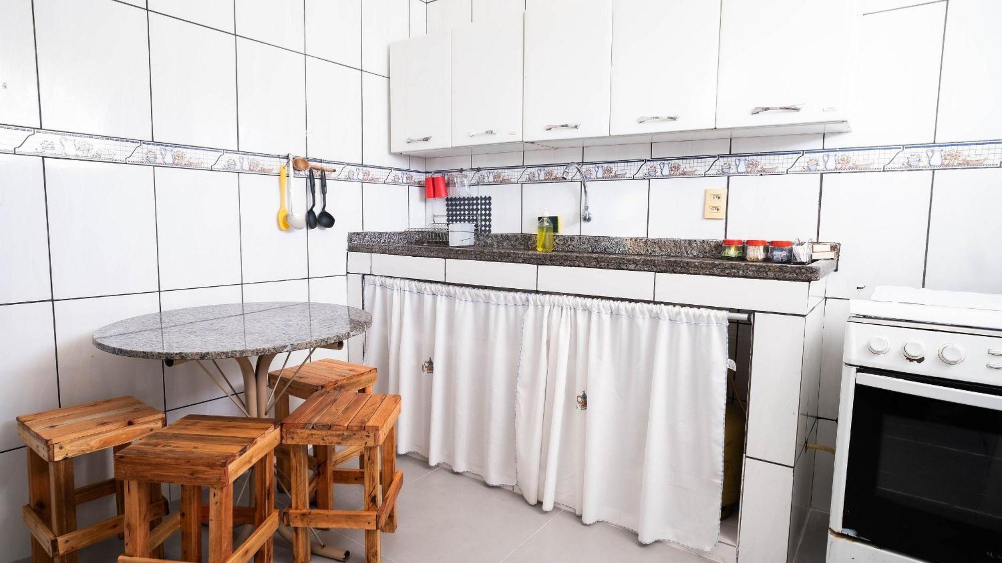 Apto a 300 metro da praia - WIFI 200MB - Netflix - Cozinha equipada - Ar condicionado Rio das Ostras Exterior foto