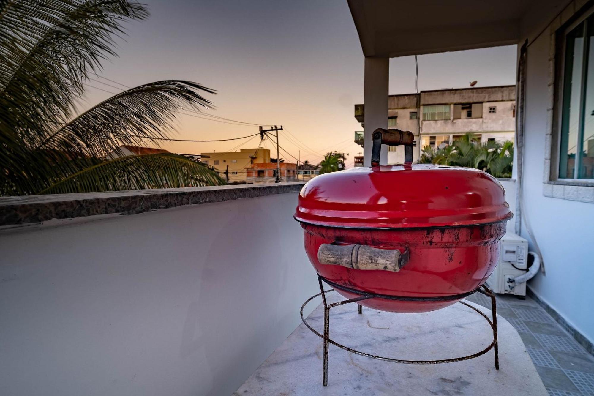 Apto a 300 metro da praia - WIFI 200MB - Netflix - Cozinha equipada - Ar condicionado Rio das Ostras Exterior foto